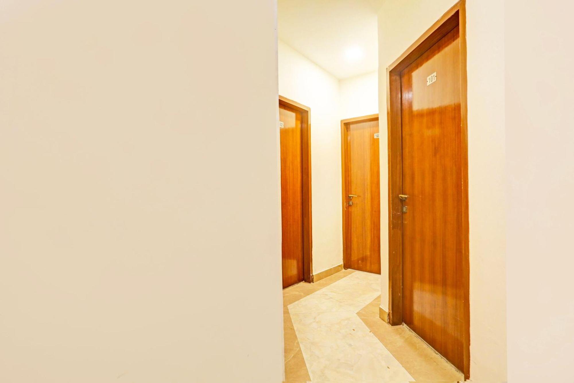Super Hotel O Sector 45 Formerly Manyavar Chandīgarh المظهر الخارجي الصورة