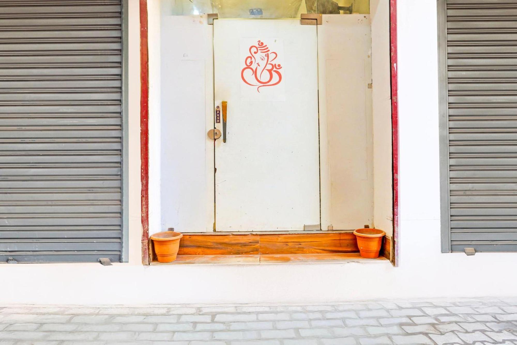 Super Hotel O Sector 45 Formerly Manyavar Chandīgarh المظهر الخارجي الصورة