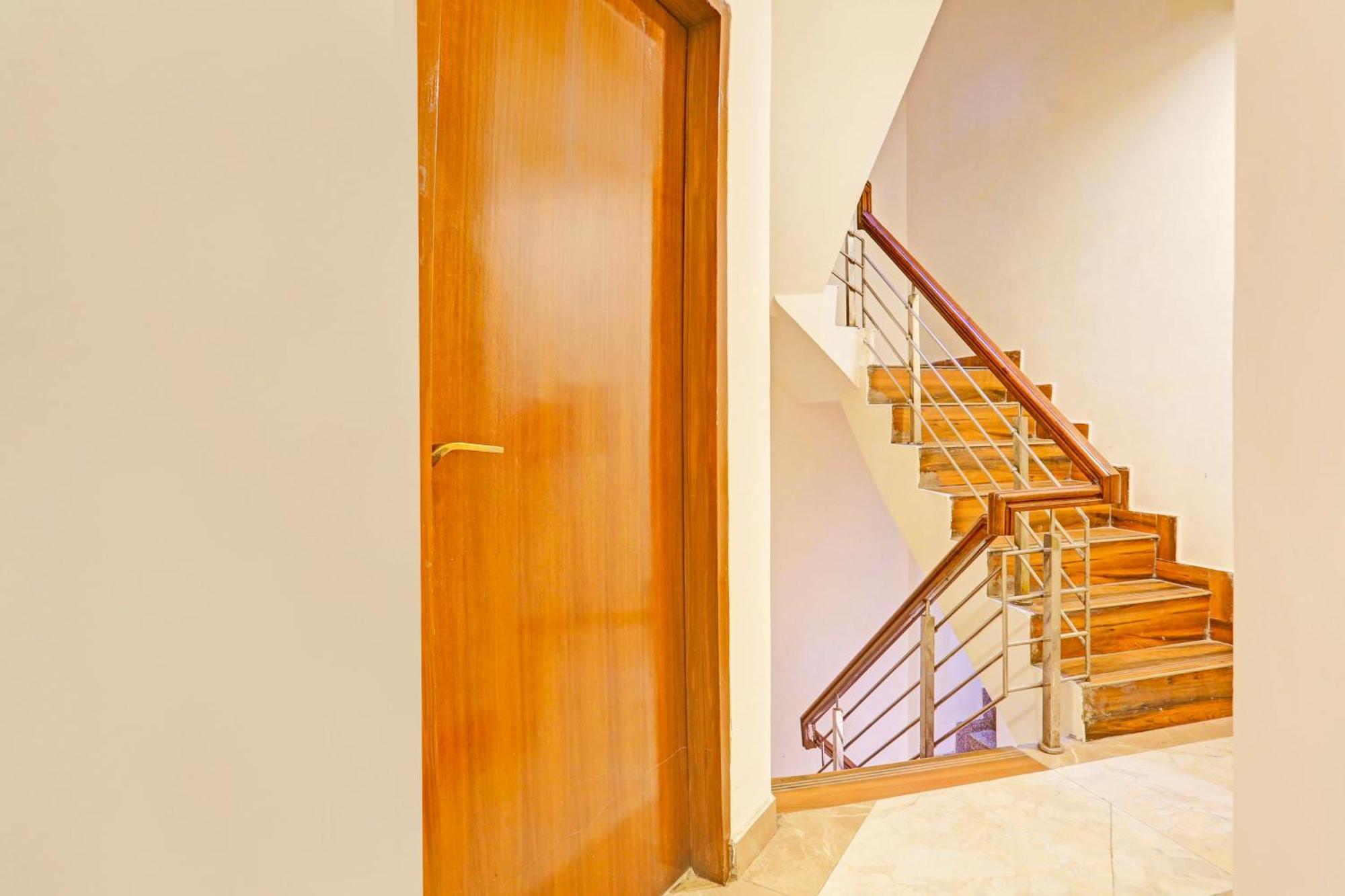 Super Hotel O Sector 45 Formerly Manyavar Chandīgarh المظهر الخارجي الصورة